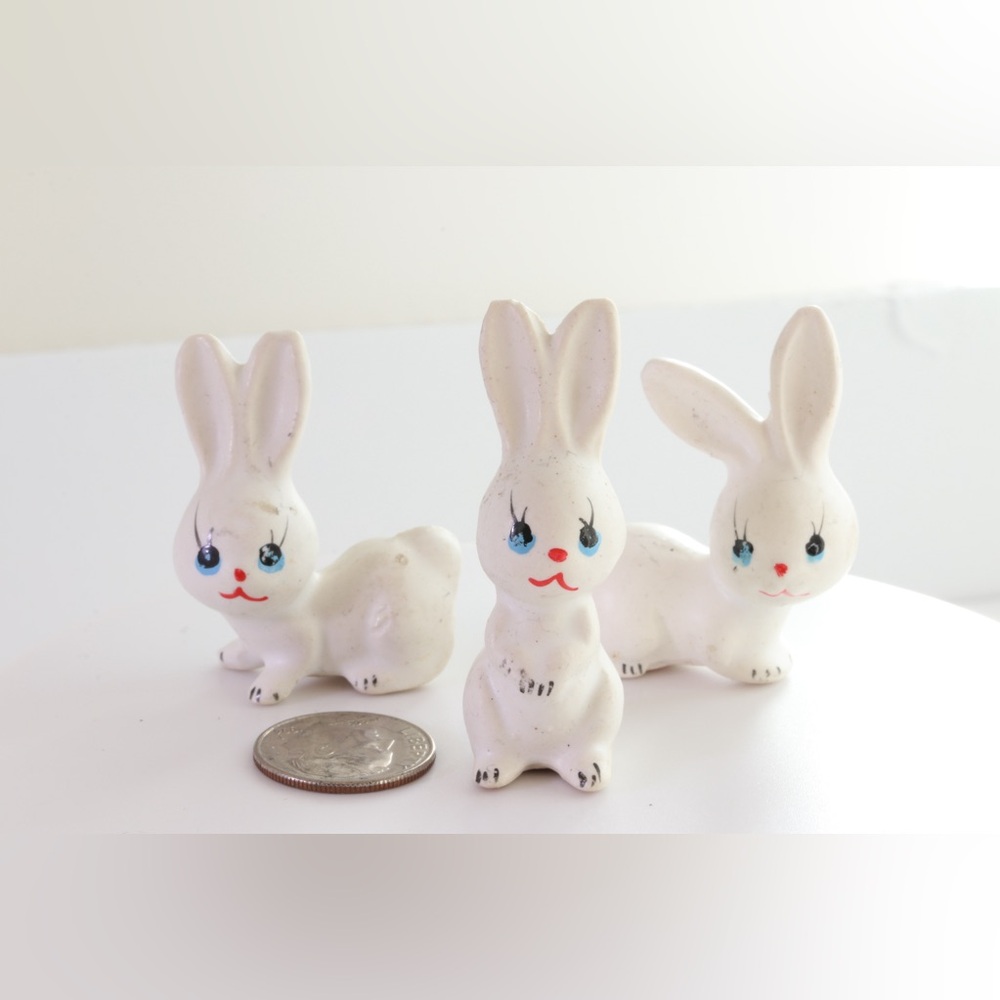 Vintage Ceramic Bunny Figurines – Set of 3 – Hand-Painted Porcelain Rabbits